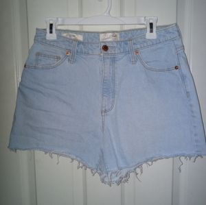 Women's raw hem ight blue denim shorts  size 8
